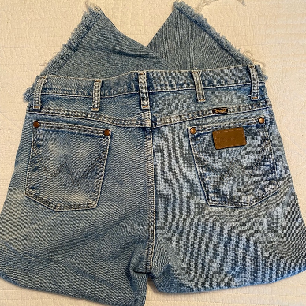 Wrangler cut off cropped jeans